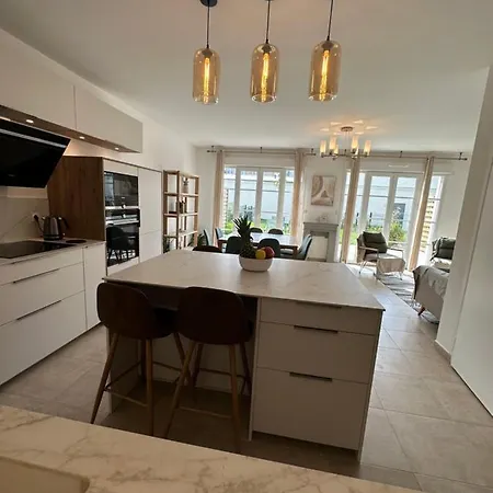 Vakantiehuis Disneyland Paris, Vallee Village ,paris , Villa, Garden , Syline Home, 120 M2 *